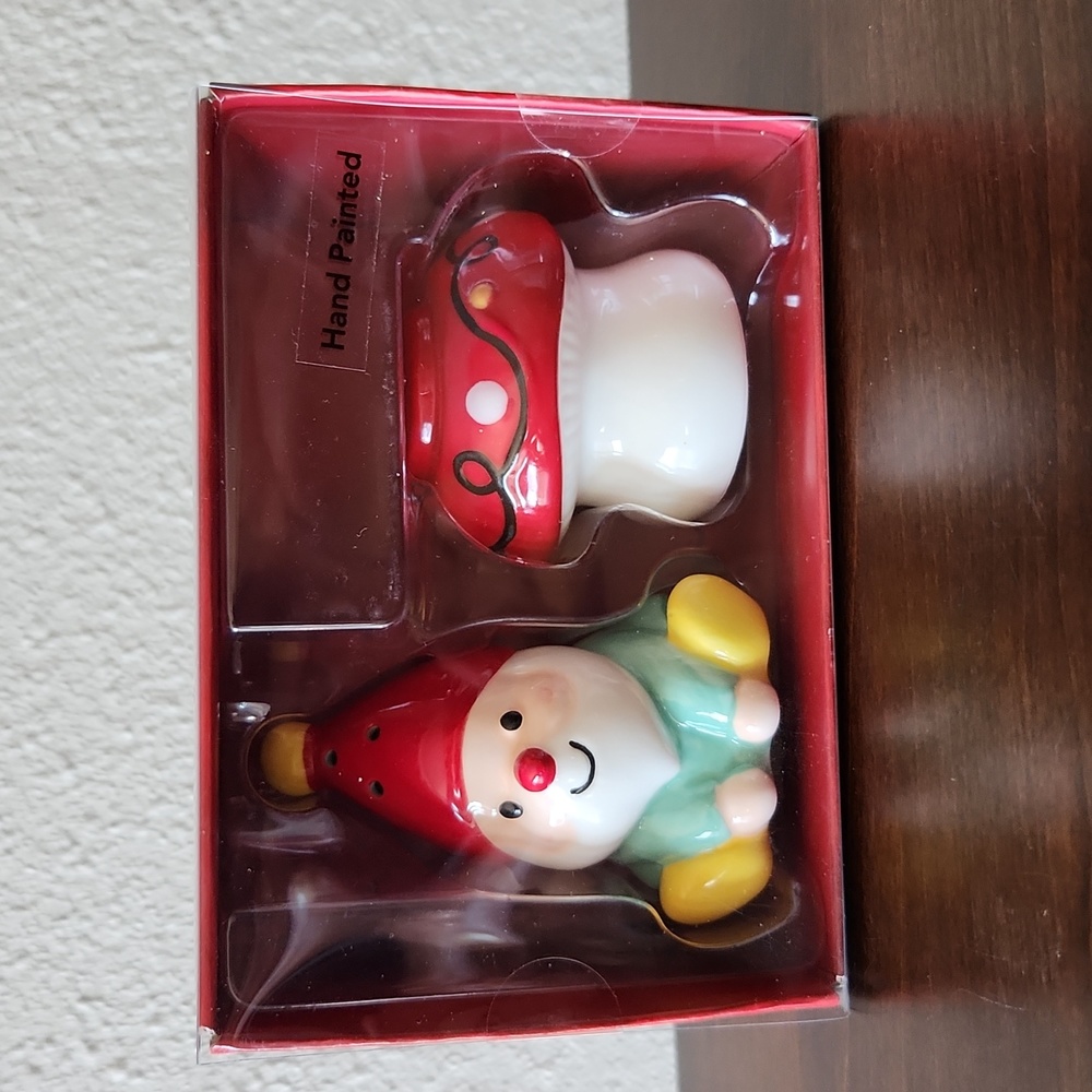 NWT Hand-Painted St. Nicholas Square Shakers